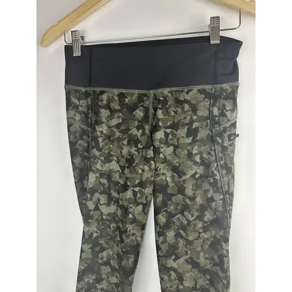 Lululemon Run Top Speed Crop Full On Luxtreme Mystic Jungle Fatigue Camo Size 4 - Picture 6 of 16